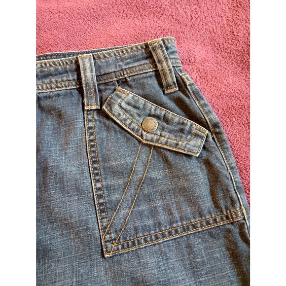 Tommy Hilfiger short denim skirt size 10, zipper front, buttoned pockets - Picture 2 of 9